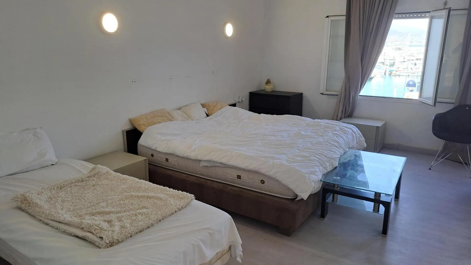 Huge Penthouse With Private Suites Shared Terrace And Kitchen Best Views Μαρμπέλλα