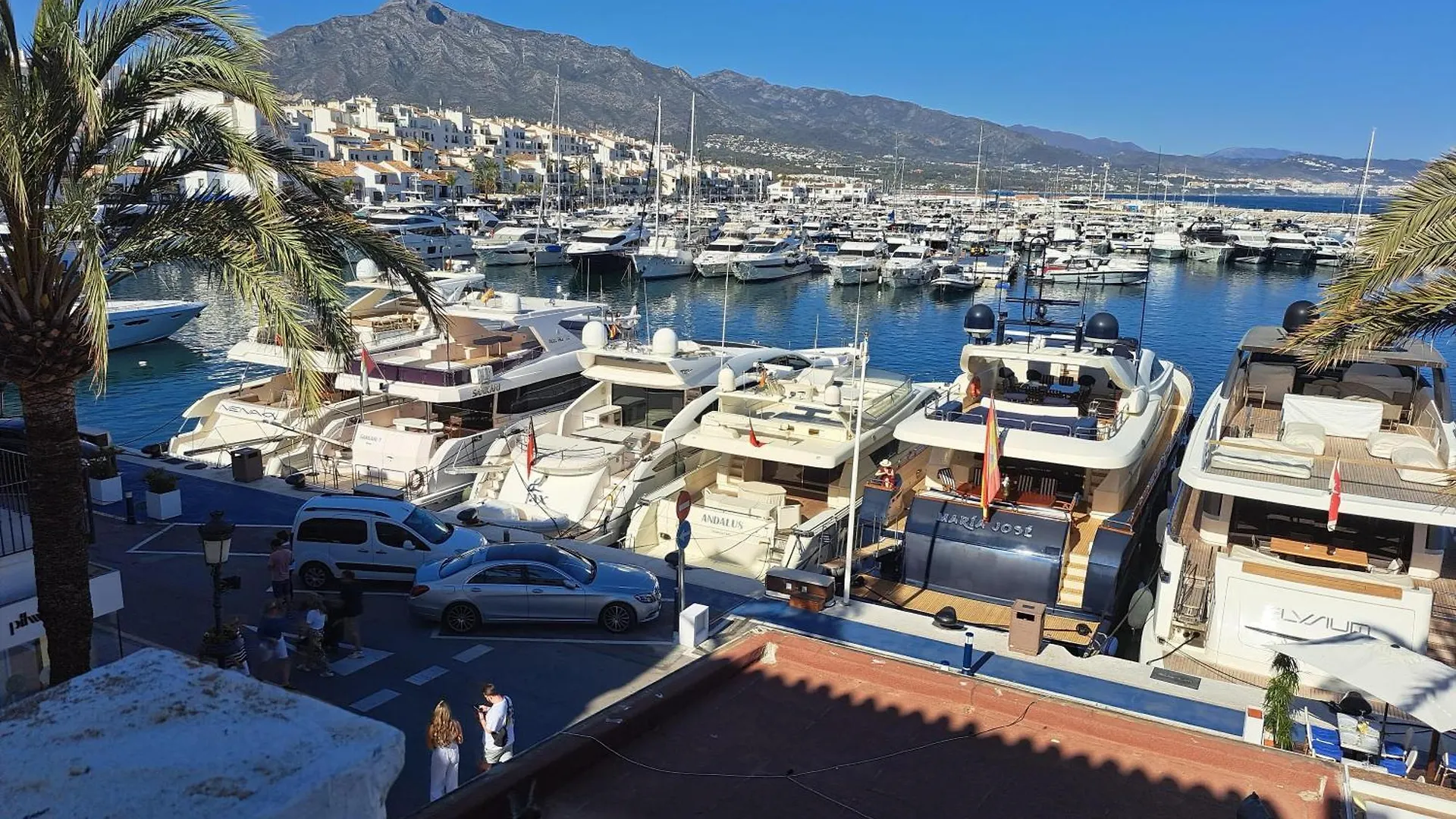 Vandrerhjem Huge Penthouse With Private Suites Shared Terrace And Kitchen Best Views Marbella Spanien