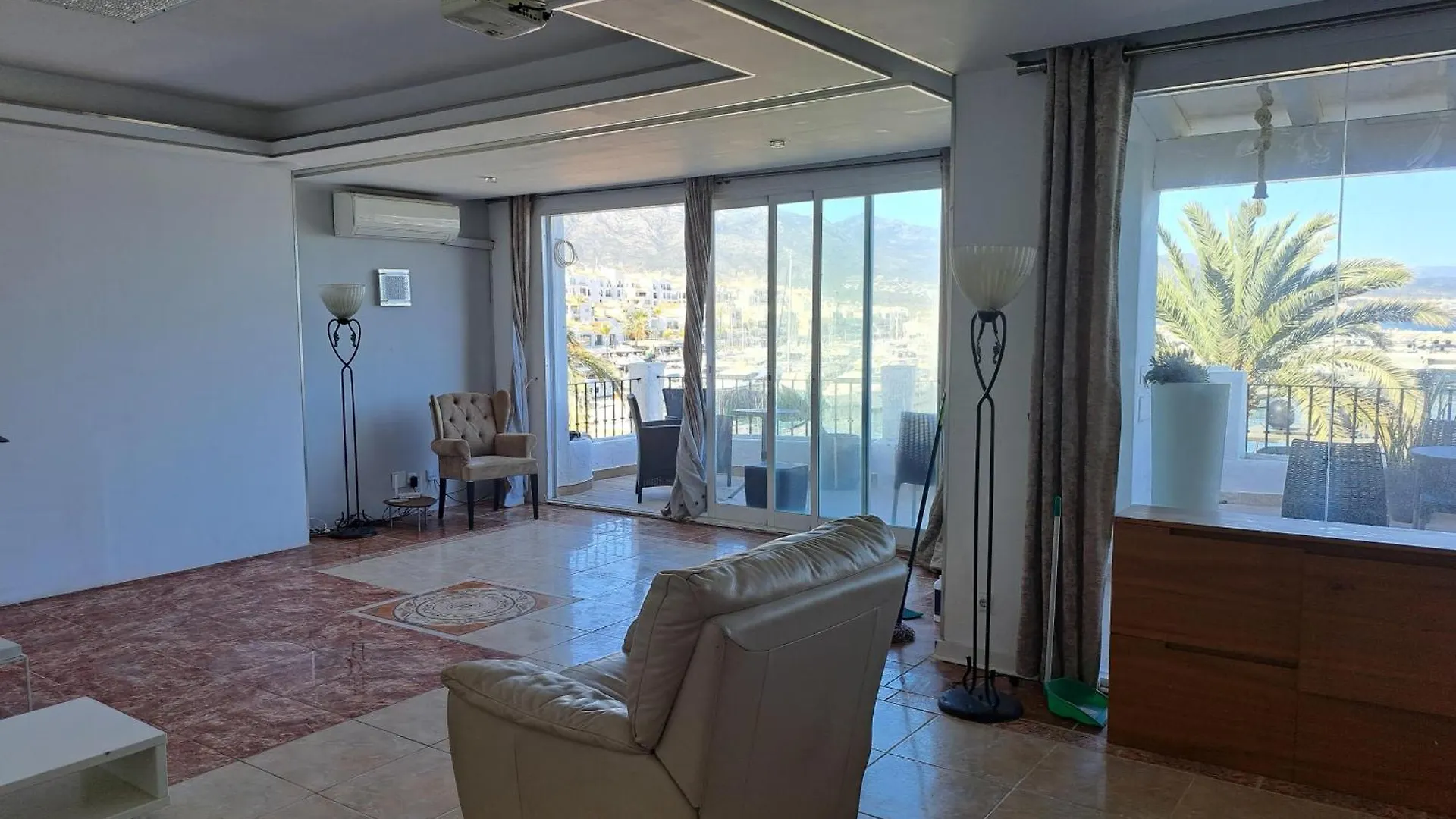 Huge Penthouse With Private Suites Shared Terrace And Kitchen Best Views Marbella Vandrerhjem