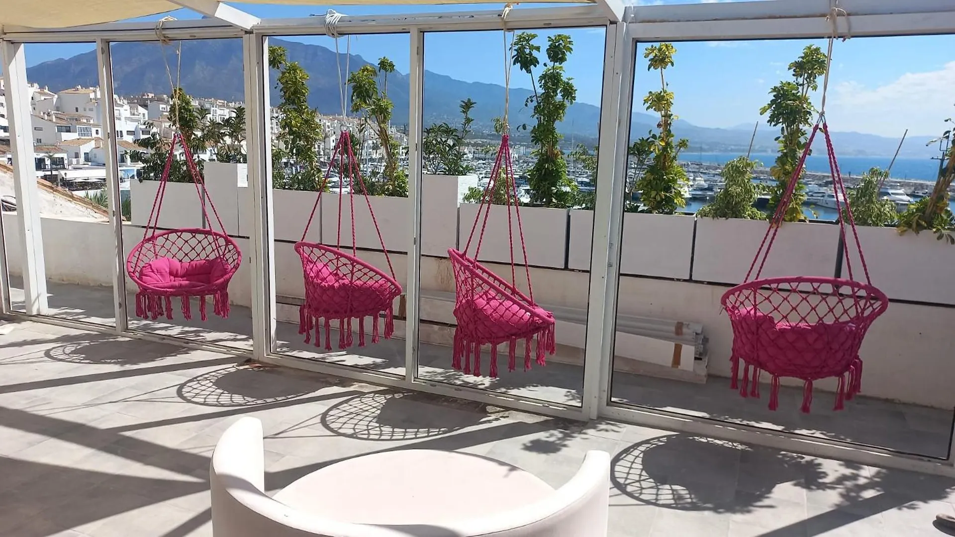 Vandrerhjem Huge Penthouse With Private Suites Shared Terrace And Kitchen Best Views Marbella