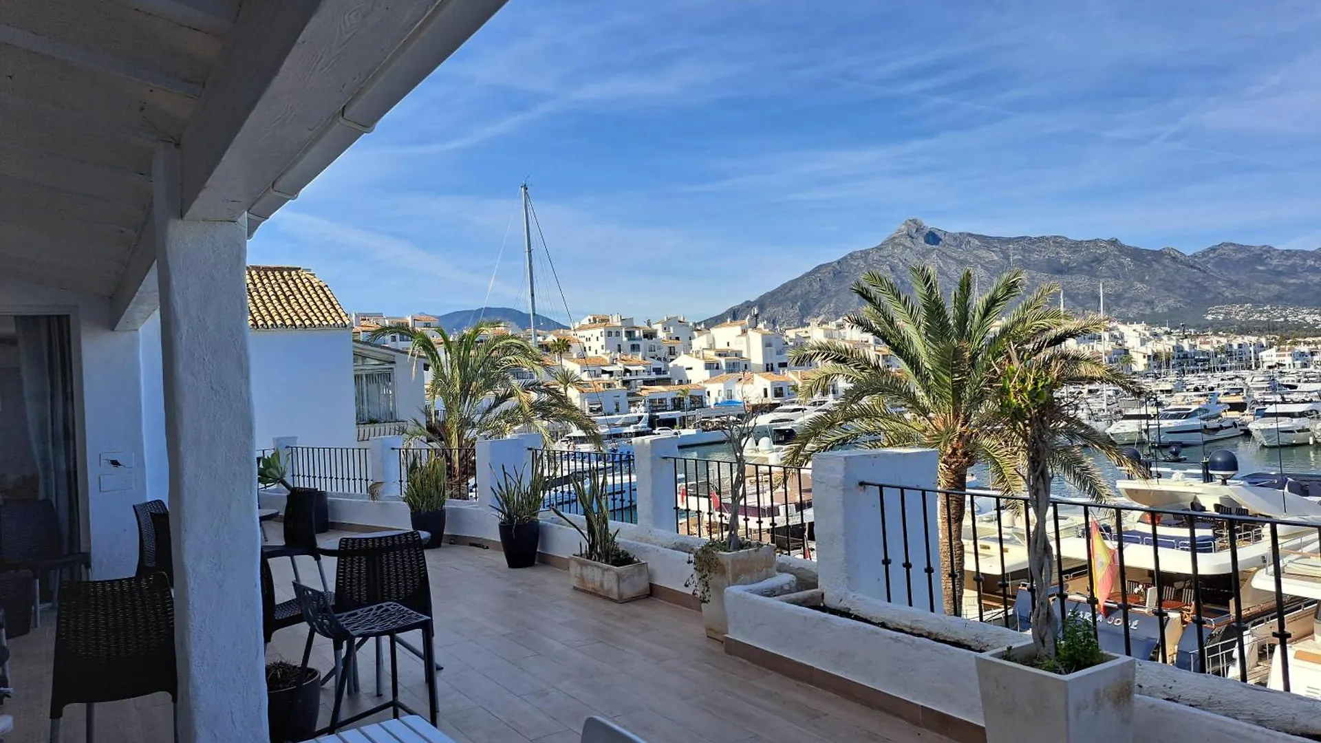 Huge Penthouse With Private Suites Shared Terrace And Kitchen Best Views Marbella Vandrerhjem